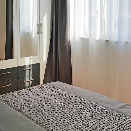 Mistral Apartman *
